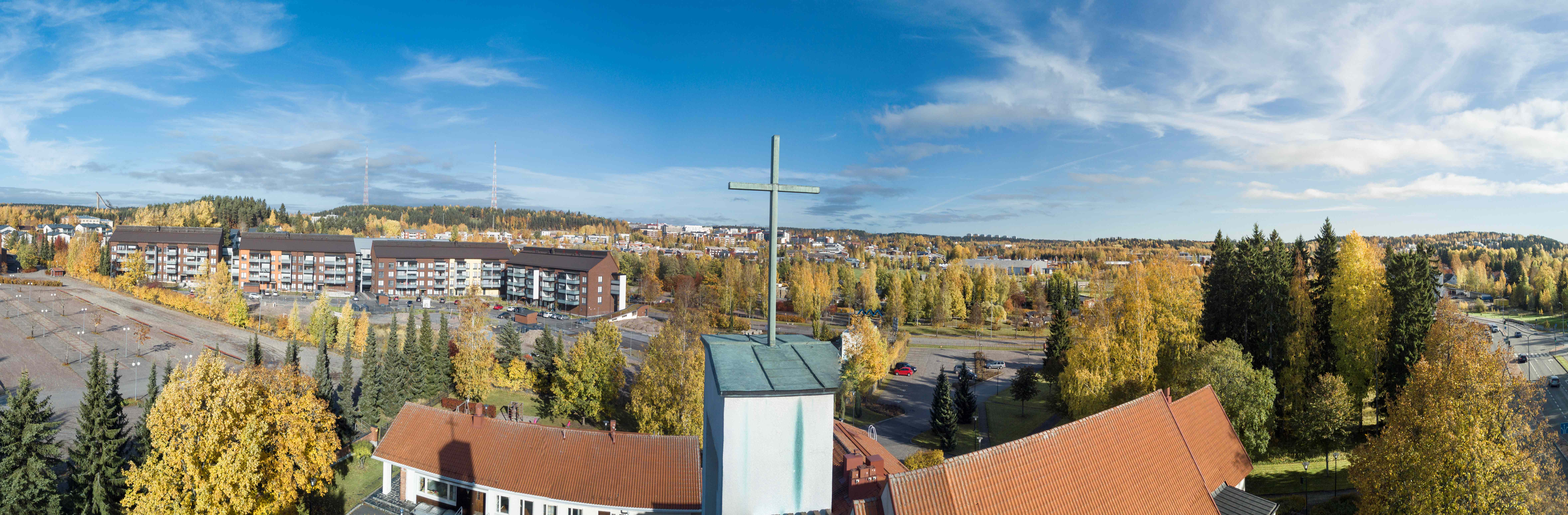 Ilmakuva Launeen kirkosta