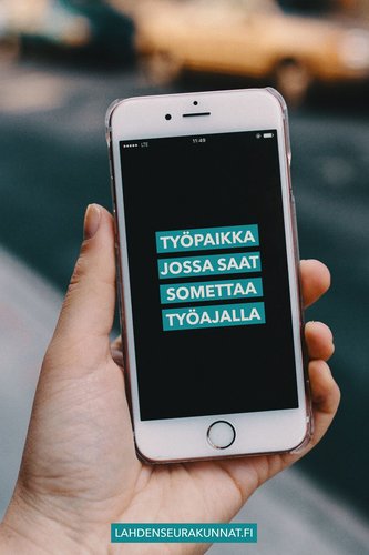 Työpaikka jossa saat somettaa työajalla