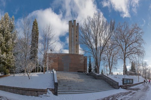 Lahden Ristinkirkko täyttää 1. adventtisunnuntaina 40 vuotta. 